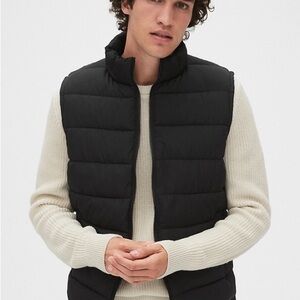 GAP Black Quilted Puffer Vest